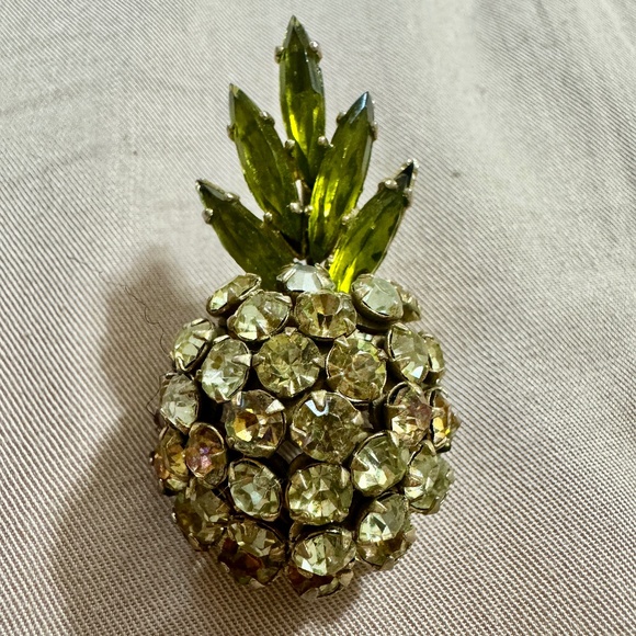 Vintage Schreiner Brooch Pin Pineapple Fruit Rhinestones Figural Domed Cluster